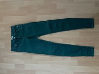 TOP! BERSHKA Jeans skinny slim Gr.32 dark green Hessen - Hauneck Vorschau