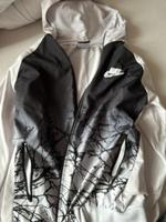 Nike sportjacke mit einem Nike Sport t-shirt und Hose Niedersachsen - Nordenham Vorschau