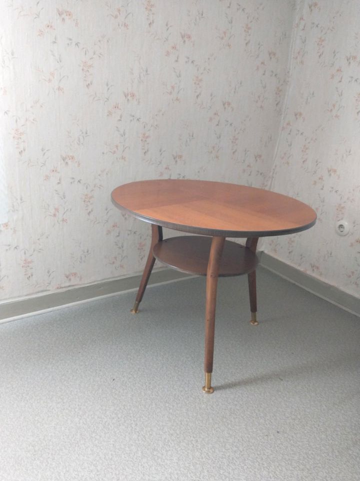 Haushaltsauflösung Oma Stühle Truhe Tische Antik Holzmöbel Sofa in Alheim