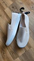Slipper NEU Sommerschuhe 41 H&M Stoffschuhe beige weiß zeitlos Nordrhein-Westfalen - Lippstadt Vorschau