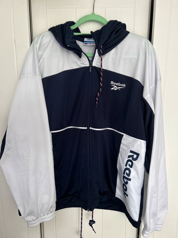 Reebok Jacke Classic M-L in Hamburg