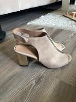 Highheels pumps Absatz Damen Schuhe beige gold neu ungetragen Nordrhein-Westfalen - Hamm Vorschau