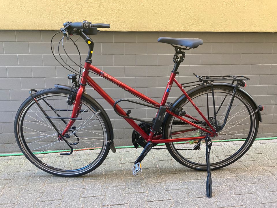 vsf Fahrradmanufaktur, 28er Trekkingrad, T300, RH55, rot in Berlin