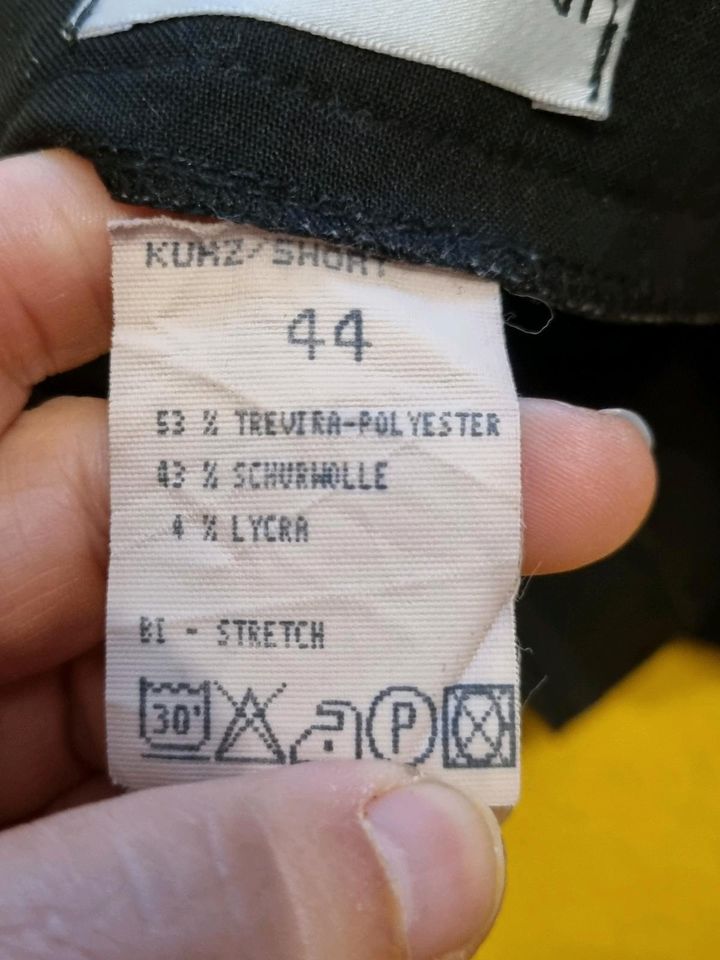 Schwarze Damenhose Gr. 44 in Wuppertal