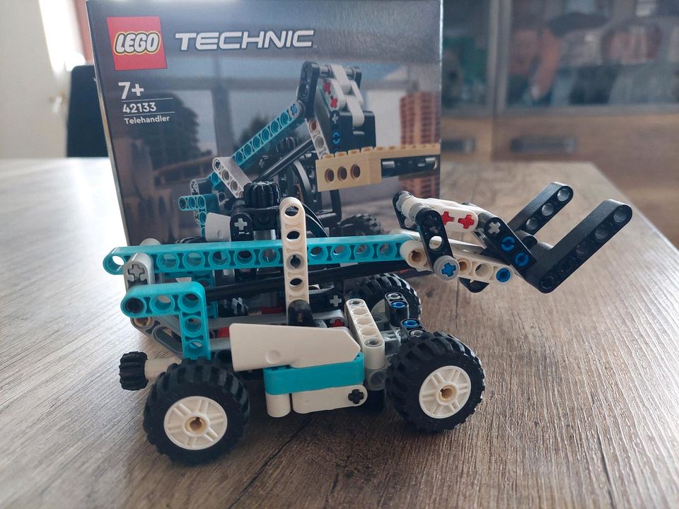 Lego 42133 Technic Teleskoplader Gabelstapler 2in1 in Teistungen