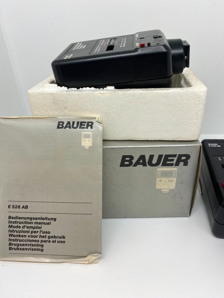 2x Bauer E 528 AB 7695111122 Blitzgerät Kamera Foto Apparat Licht in Villingen-Schwenningen