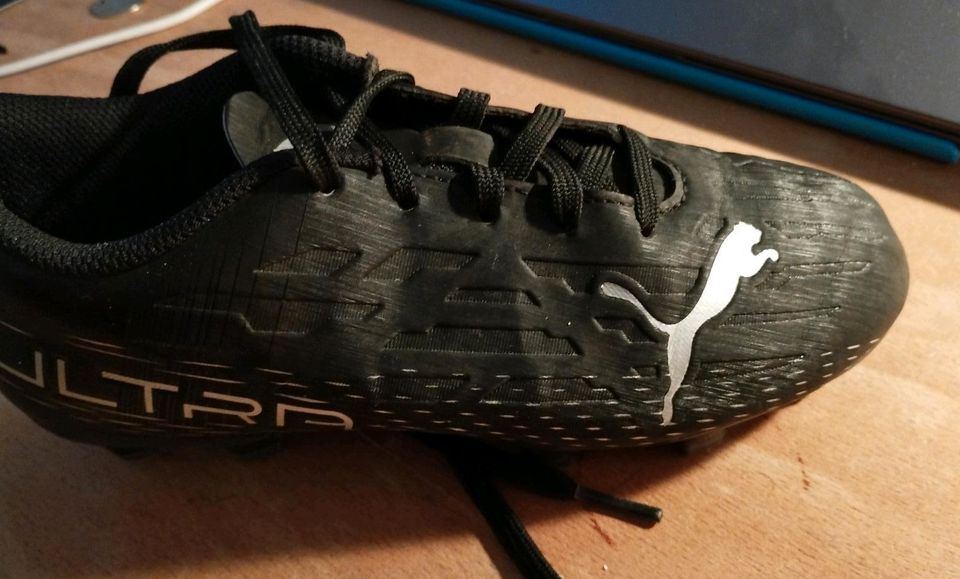 Puma Ultra Fußballschuhe Kinder in Greifswald