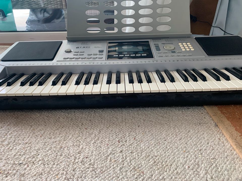 Electronic Keyboard, Stereo Sampled Piano in Freiburg im Breisgau