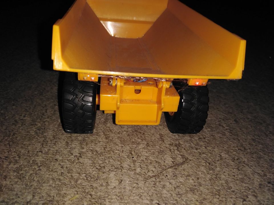 Siku control Volvo Dumper A40 D 1:32 in Stünzmühle