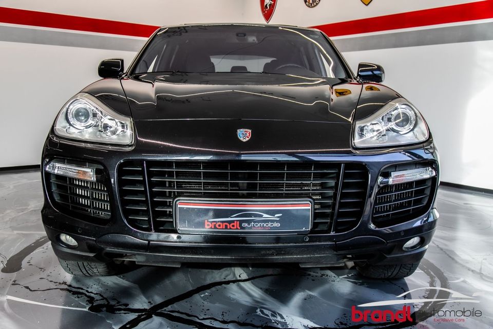 Porsche Cayenne Turbo /Nav/Bose/Pano/22"/neuer Service in Pastetten