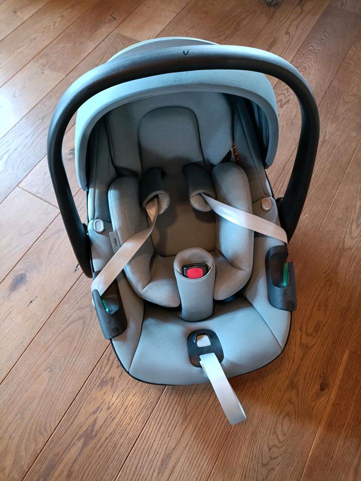 Babyschale Maxi Cosi Pebble 360 in Bad Endorf