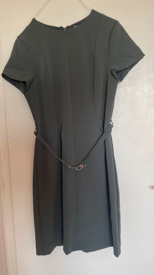 Kleid Damen in Kamen