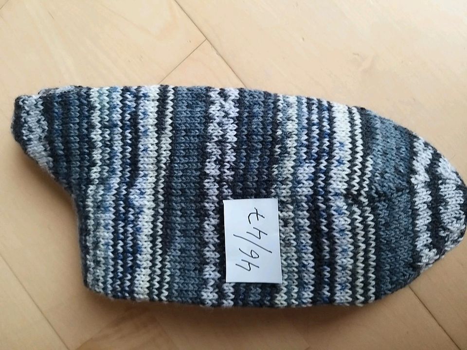 Handgestrickte Socken für Damen und Herren in Paderborn