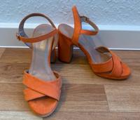 Orangene Plateausandalette mit Blockabsatz (Größe 35) Pankow - Prenzlauer Berg Vorschau