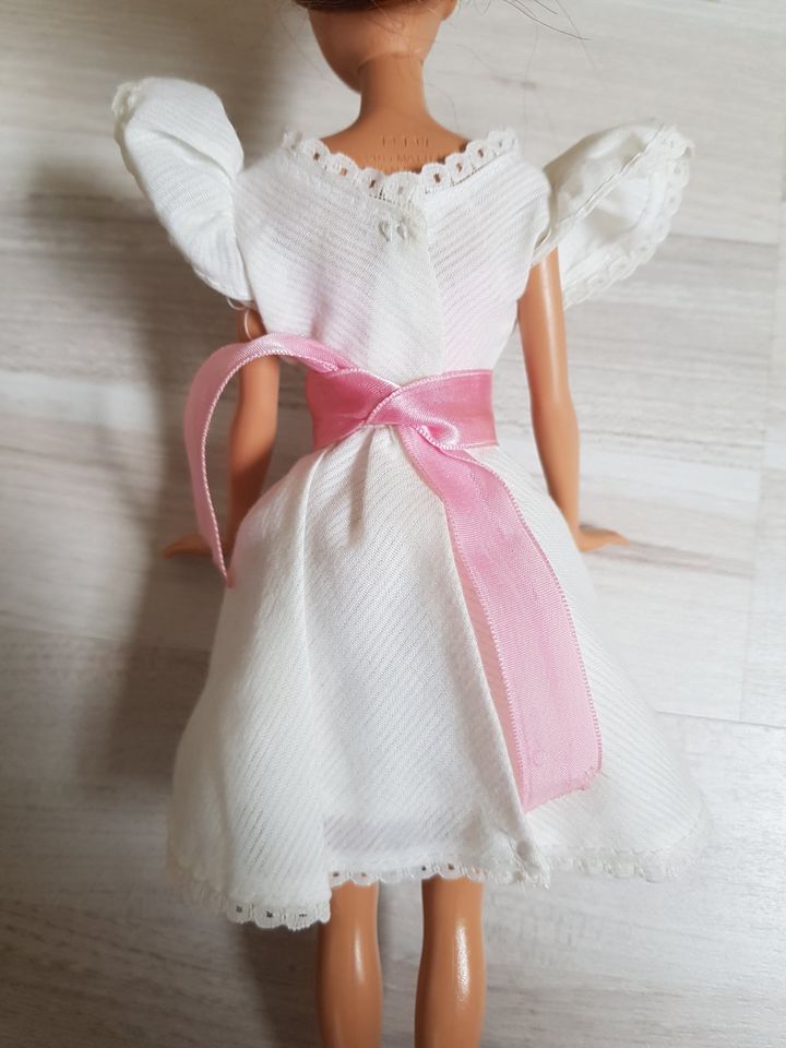 Barbie Kleid orig. 80er vintage weiß rosa Anziehsachen Spielzeug in Essen