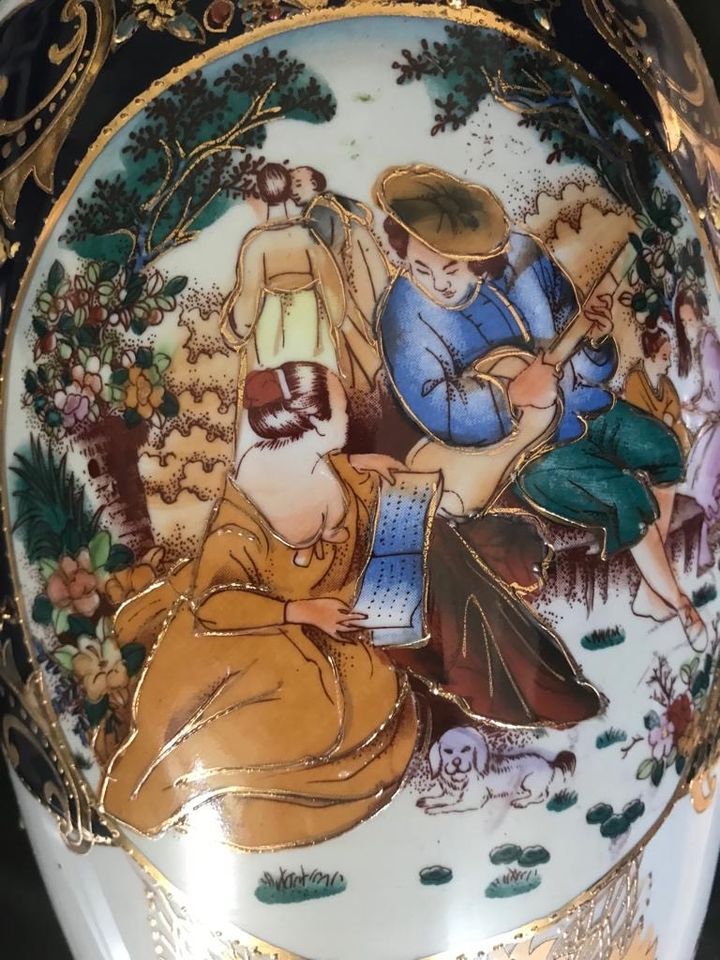 Chinesische Vase, handbemalt, goldverziert, 31 cm in Leipzig