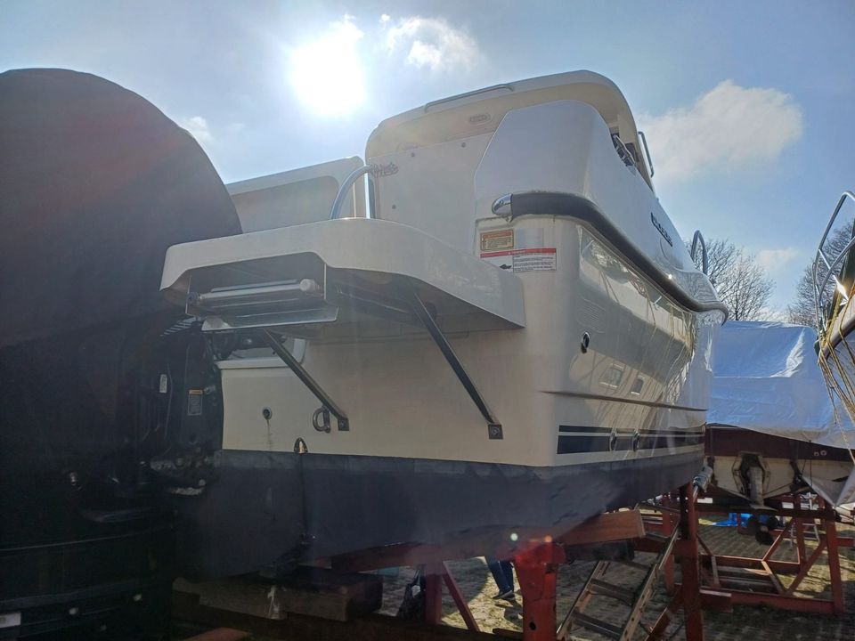 Quicksilver Capture 605 Pilothouse in Hamburg