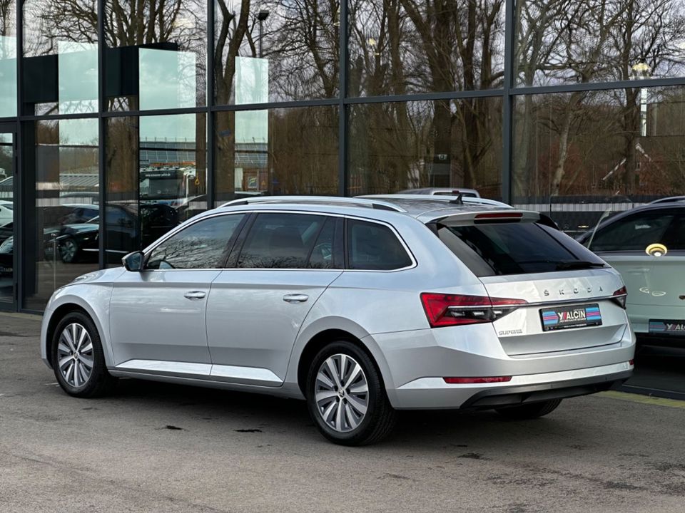 Skoda Superb 2.0 TDI SCR DSG STYLE Combi 1.HA/ACC/VIRT in Aurich