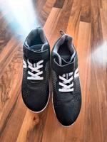 1x Sneaker Hallenturnschuhe Stoffschuhe schwarz Gr. 37 Neu Thüringen - Eisenach Vorschau