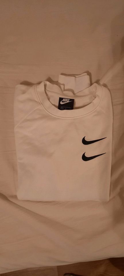 Nike Swoosh Sweatshirt in Hamburg