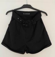 New Yorker Damen Shorts schwarz 34 mit Gürtel Hessen - Bad Vilbel Vorschau