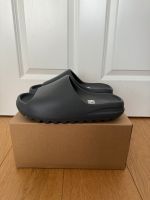 Adidas Yeezy Slides Slate Grey 43 Nordrhein-Westfalen - Euskirchen Vorschau