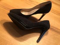 WIE NEU Leder Pumps Highheels Peter Kaiser Gr. 6 1/2 schwarz Berlin - Spandau Vorschau