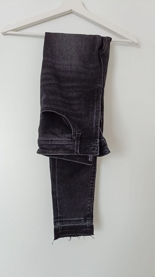 Stradivarius Jeans (Größe 38) in Rellingen