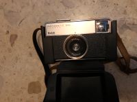 Kodak Instamatic 233 mit Schutzgehäuse und Gurt Nordrhein-Westfalen - Neuenrade Vorschau