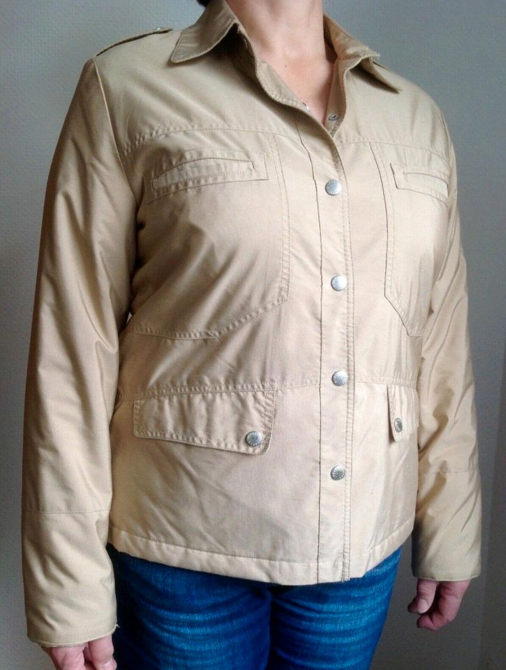 Jacke beige Gr. L Damen Kragen leicht wattiert Blazer Hemdjacke in Beverungen