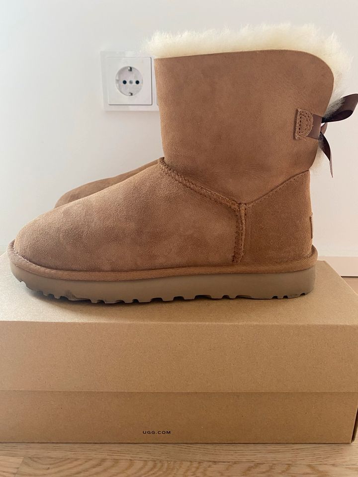 UGG Mini Bailey Bow, Chestnut, 38 in Nürnberg (Mittelfr)