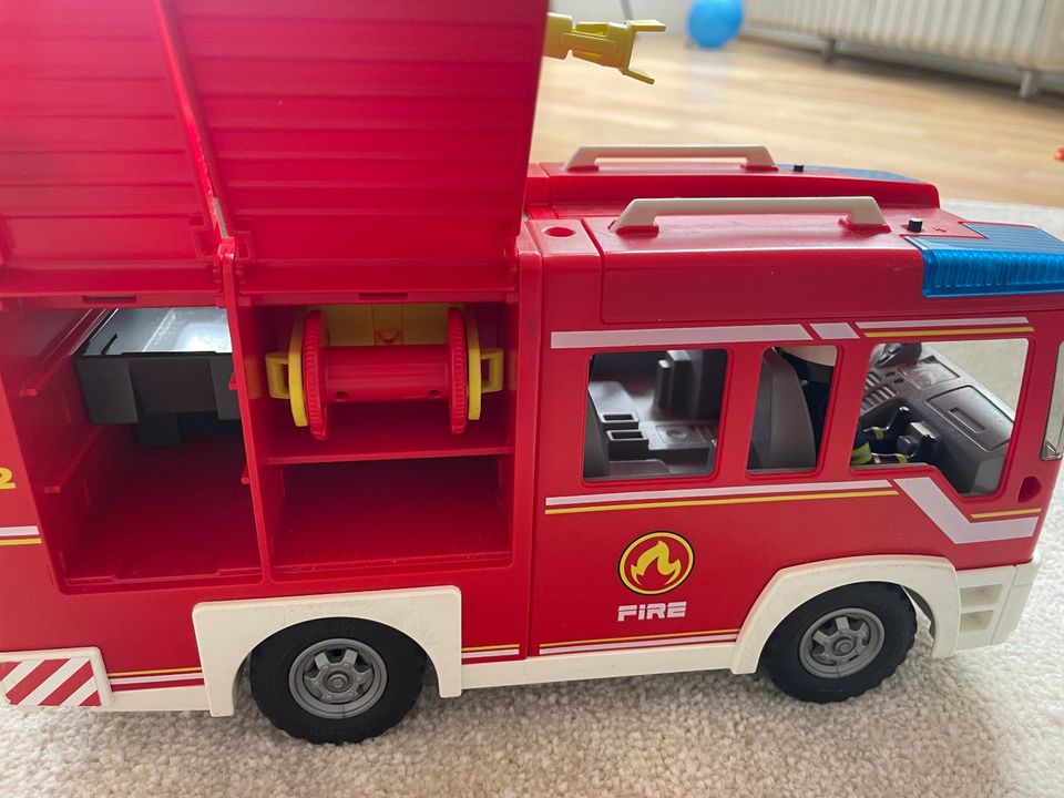 Playmobil Feuerwehr Rüstfahrzeug 9464 mit Licht und Sound in Düsseldorf