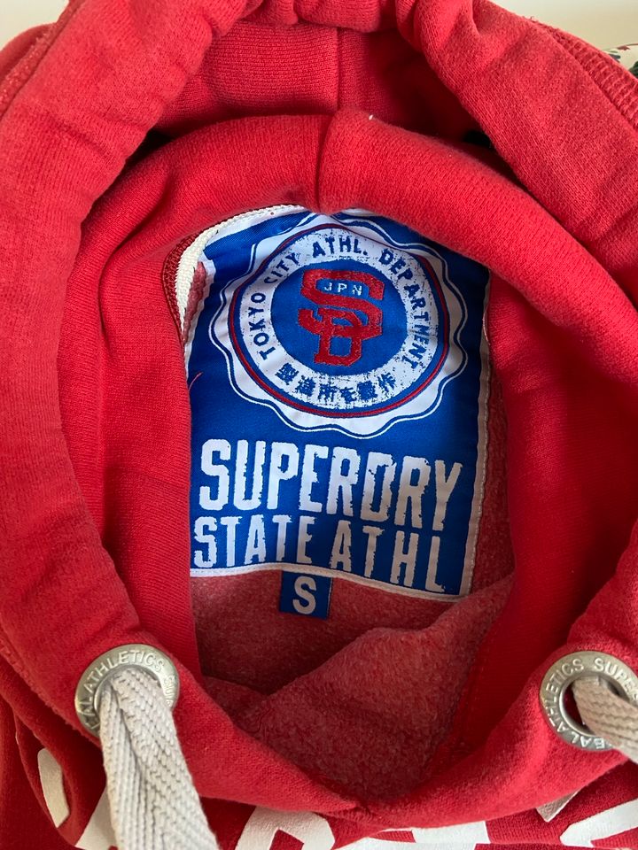 Toller SUPERDRY Hoodie, Gr. S,, rot, super Zustand in Neuss