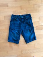 next Jeansshorts Bermudas Hose kurz Jungen 128 blau neuwertig Kr. München - Unterföhring Vorschau