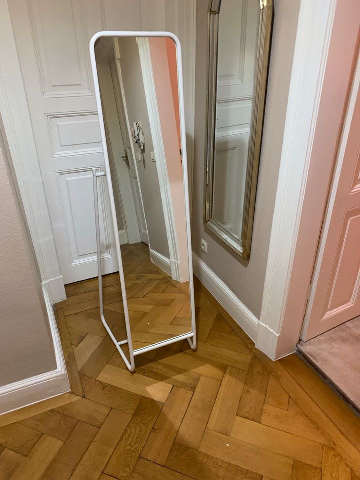 Spiegel Standspiegel großer Spiegel weiß mit Garderobenhaken in Stuttgart