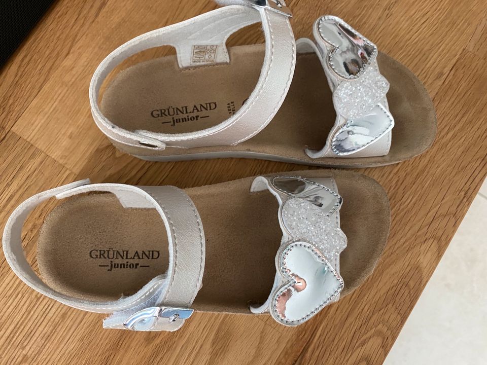 Grünland, Kindersandalen, Gr. 31, Farbe BIANCO, Hochzeit, Taufe in Bayern -  Salzweg | Gebrauchte Kinderschuhe Größe 31 kaufen | eBay Kleinanzeigen ist  jetzt Kleinanzeigen