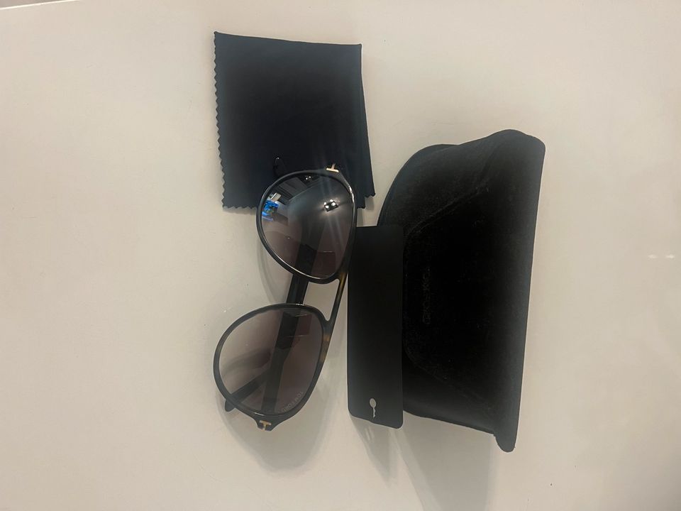 TOM FORD Sonnenbrille unisex -nagelneu- in Berlin