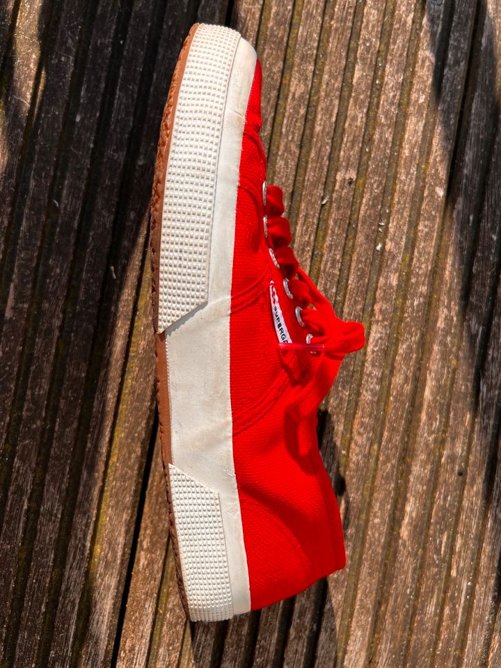 SUPERGA Sneaker, rot, 41, sehr gut in Herford