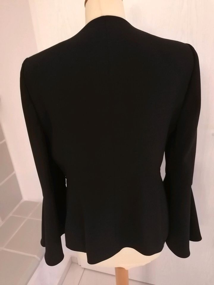 ZARA Blazer Jacke glockenärmel Gr. m wie neu schwarz Konfirmati in Münchberg