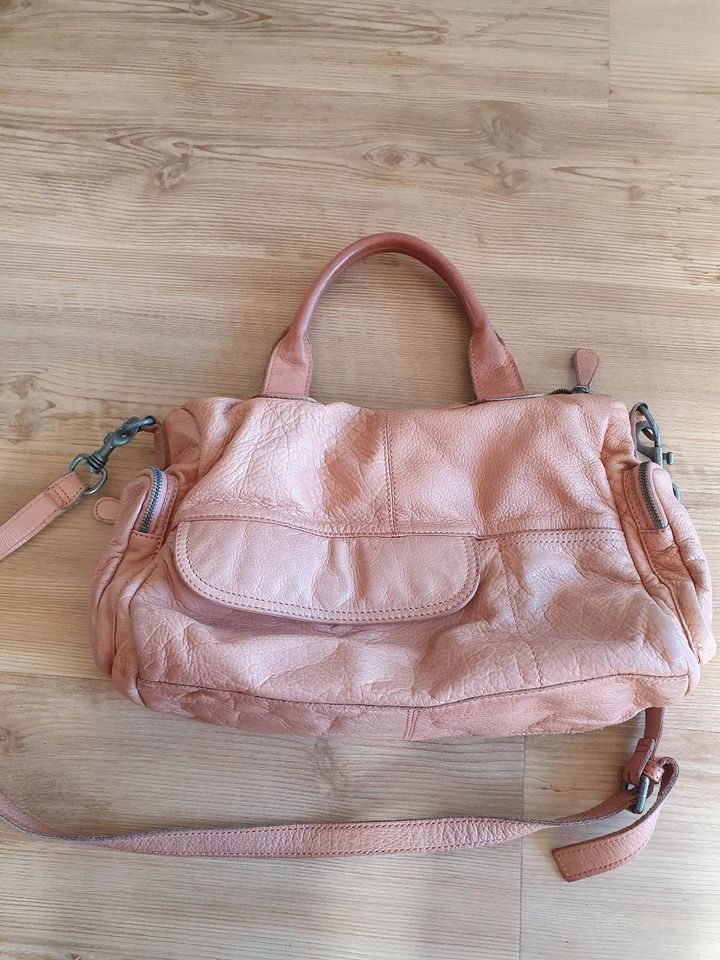 Rosa Leder-Handtasche Liebeskind Berlin in Voerde (Niederrhein)