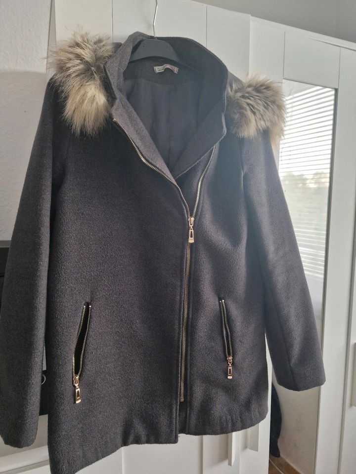 Ich verkaufe einen Mantel in Größe M in Hanau