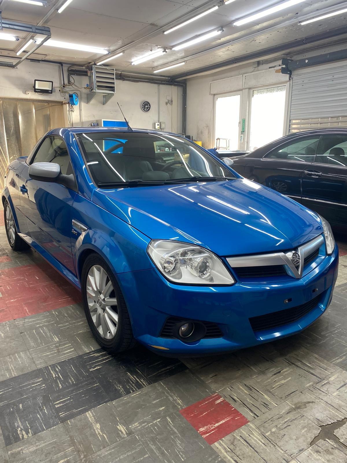 Abbildung des Autos Opel Tigra