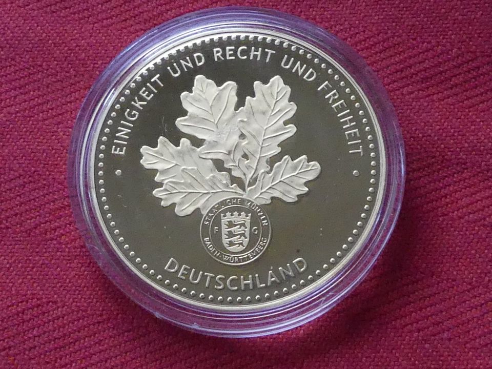 12 Medaillen "gr. Persönlichkeiten Deutschlands" Cu/Ni vergoldet in Mainz