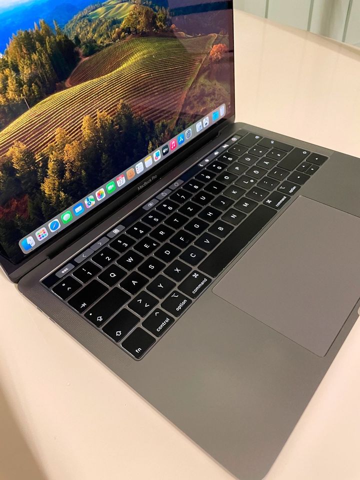 Mac Book Pro - 13 Zoll - 2019 in Hamburg