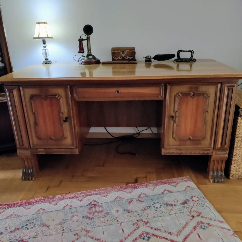 Schreibtisch & Stuhl in Willich