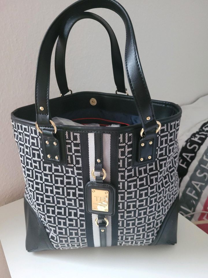 Thommy Hilfiger Handtasche in Butjadingen