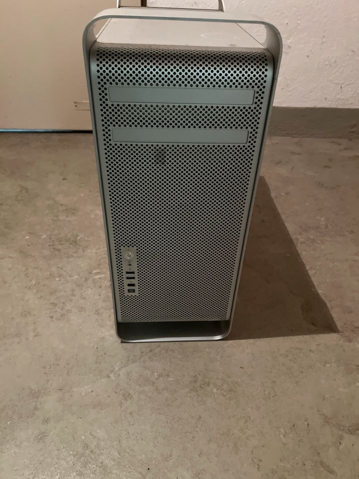 Mac Pro gebraucht evtl. defekt in Egelsbach