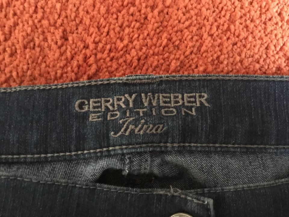 Damen Jeans Blau GERRY WEBER Edition Irina 46R in Garbsen