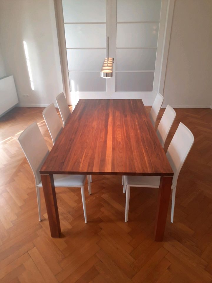 Tisch, Esszimmer, Nussbaum, Einzelstück 2,0 /3,1 x 1,0 Meter in Potsdam