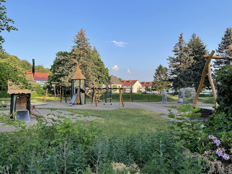 Erschlossenes Baugrundstück mit ruhigem Garten, Blick auf Südharz in idyllischem Erholungsort in Harztor Ilfeld